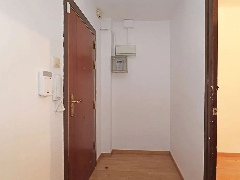 Светлая квартира с характером в сердце района Побле-Сек, Барселона. Фото:  34