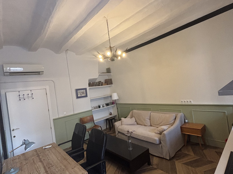 Долгосрочная аренда: современная студия с террасой в центре Барселоны. Фото:  4