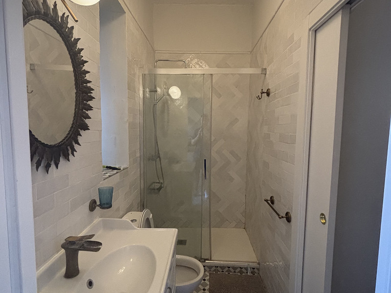 Долгосрочная аренда: современная студия с террасой в центре Барселоны. Фото:  8