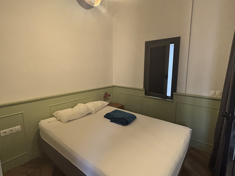 Долгосрочная аренда: современная студия с террасой в центре Барселоны. Фото:  10