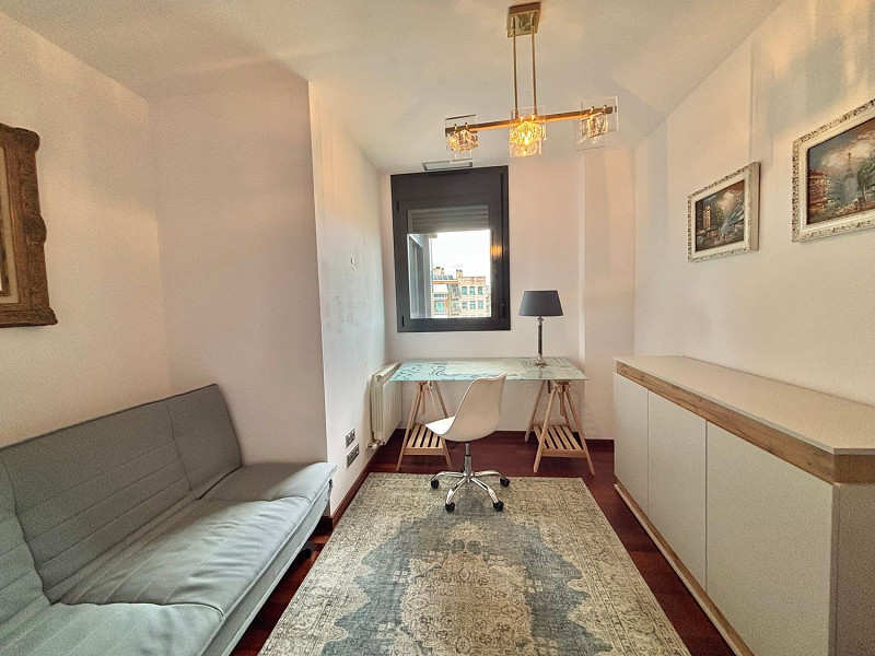 Elegant Top-Floor Apartment in Diagonal Mar, Barcelona. Photo:  21