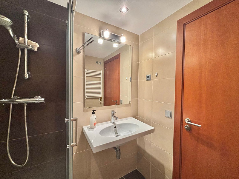 Elegant Top-Floor Apartment in Diagonal Mar, Barcelona. Photo:  23