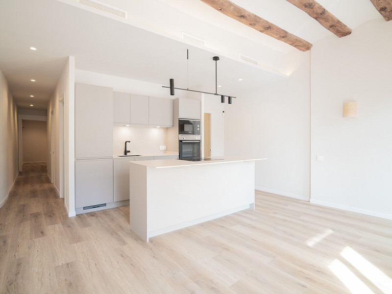 Современная студия с террасой в центре Барселоны. Фото:  2