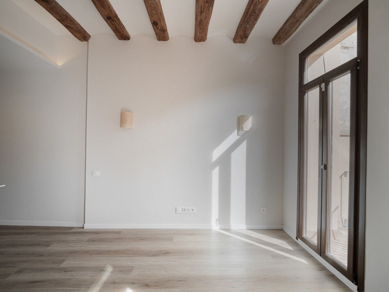 Современная студия с террасой в центре Барселоны. Фото:  6