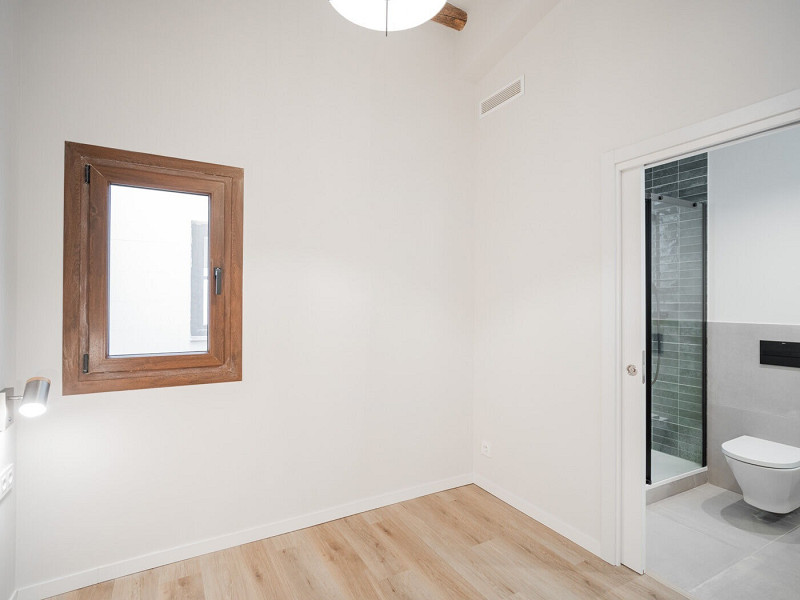 Современная студия с террасой в центре Барселоны. Фото:  10