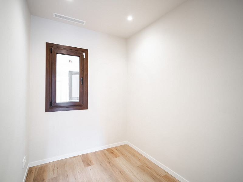 Современная студия с террасой в центре Барселоны. Фото:  11