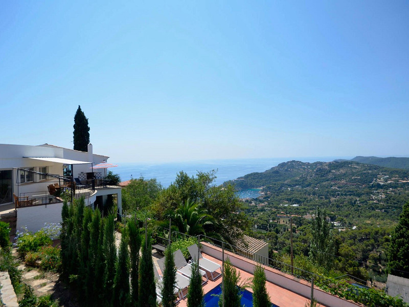 Роскошная смежная вилла с панорамными видами на море в Aiguablava, Бегур, Коста-Брава. Фото:  3