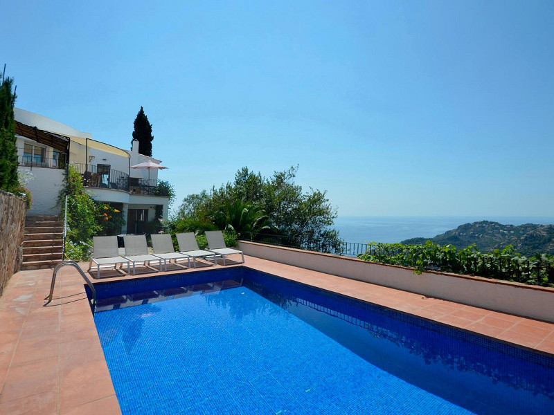 Роскошная смежная вилла с панорамными видами на море в Aiguablava, Бегур, Коста-Брава. Фото:  1