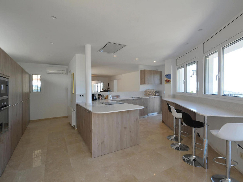 Роскошная смежная вилла с панорамными видами на море в Aiguablava, Бегур, Коста-Брава. Фото:  9