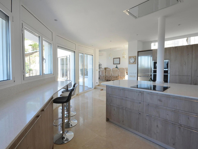 Роскошная смежная вилла с панорамными видами на море в Aiguablava, Бегур, Коста-Брава. Фото:  10