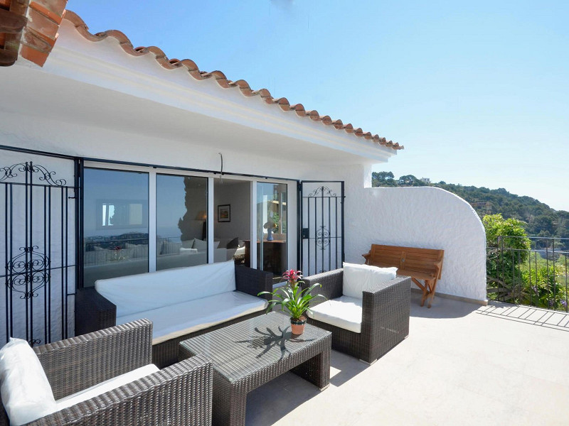 Роскошная смежная вилла с панорамными видами на море в Aiguablava, Бегур, Коста-Брава. Фото:  12