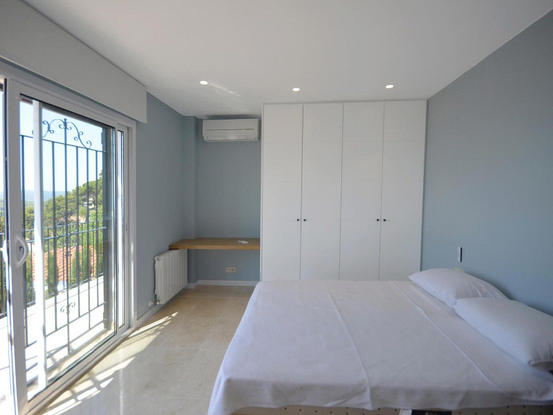 Роскошная смежная вилла с панорамными видами на море в Aiguablava, Бегур, Коста-Брава. Фото:  16