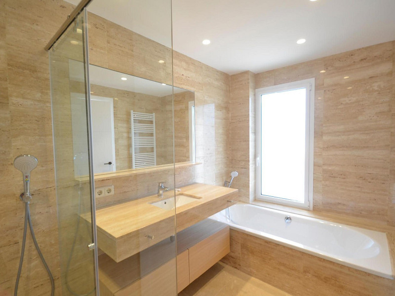 Роскошная смежная вилла с панорамными видами на море в Aiguablava, Бегур, Коста-Брава. Фото:  18