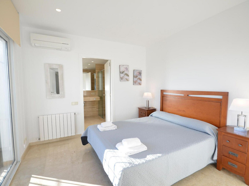 Роскошная смежная вилла с панорамными видами на море в Aiguablava, Бегур, Коста-Брава. Фото:  19