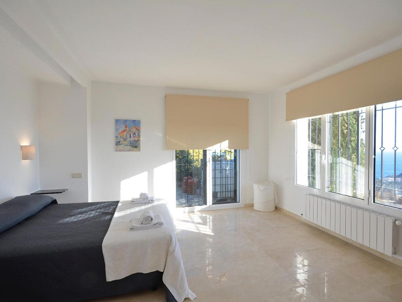 Роскошная смежная вилла с панорамными видами на море в Aiguablava, Бегур, Коста-Брава. Фото:  21