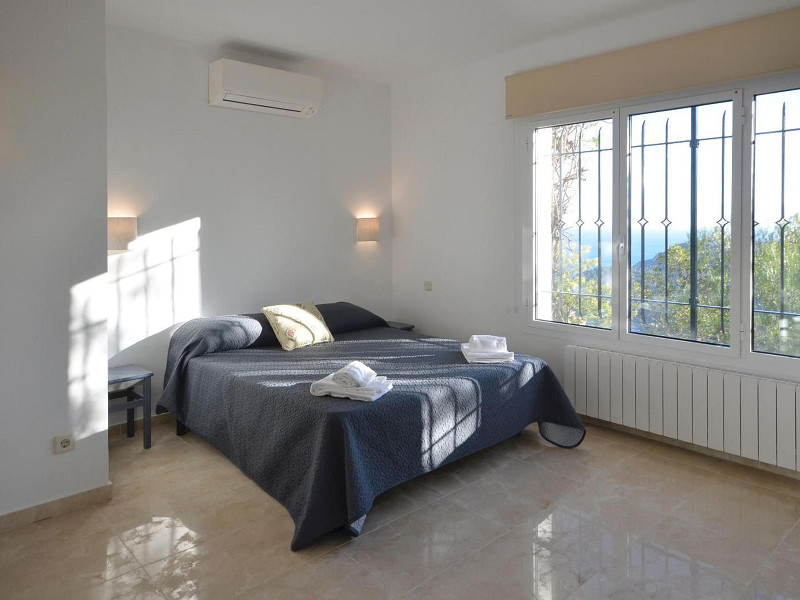 Роскошная смежная вилла с панорамными видами на море в Aiguablava, Бегур, Коста-Брава. Фото:  24