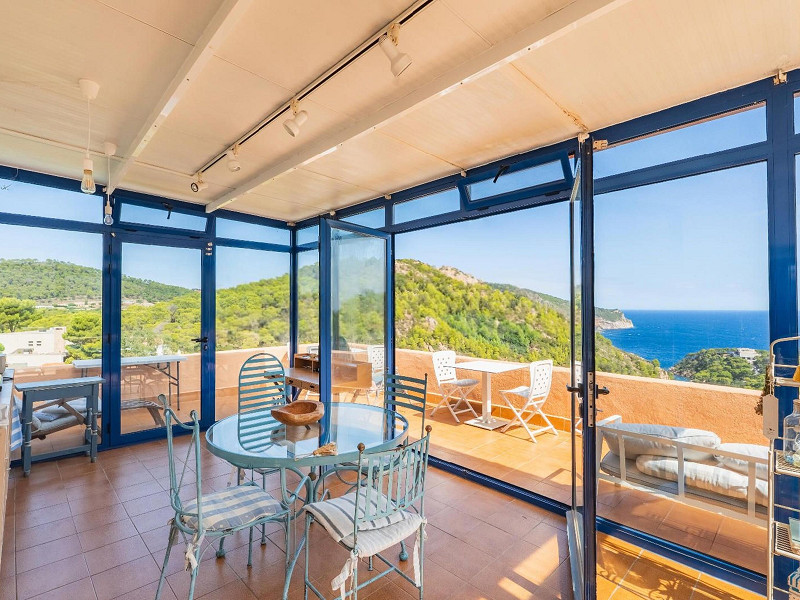 Дом с частным бассейном и панорамными видами на море в Айгуаблава, Бегур, Коста-Брава. Фото:  6