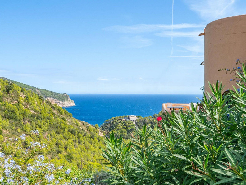 Дом с частным бассейном и панорамными видами на море в Айгуаблава, Бегур, Коста-Брава. Фото:  7