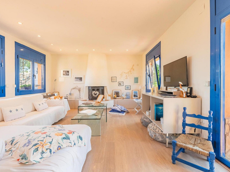 Дом с частным бассейном и панорамными видами на море в Айгуаблава, Бегур, Коста-Брава. Фото:  9