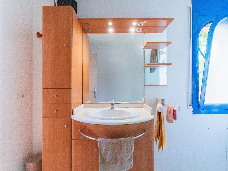 Дом с частным бассейном и панорамными видами на море в Айгуаблава, Бегур, Коста-Брава. Фото:  17