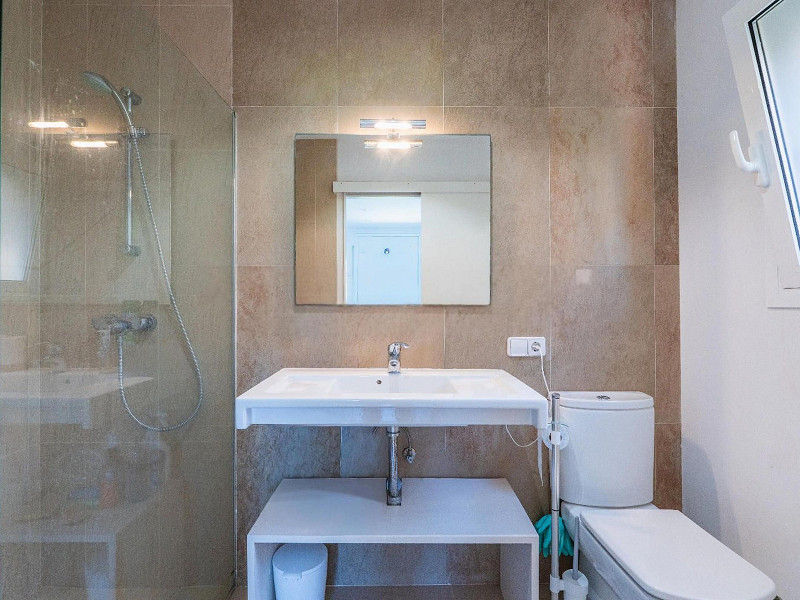 Дом с частным бассейном и панорамными видами на море в Айгуаблава, Бегур, Коста-Брава. Фото:  21