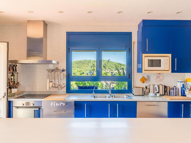 Дом с частным бассейном и панорамными видами на море в Айгуаблава, Бегур, Коста-Брава. Фото:  22