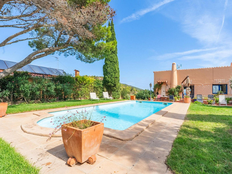 Дом с частным бассейном и панорамными видами на море в Айгуаблава, Бегур, Коста-Брава. Фото:  31