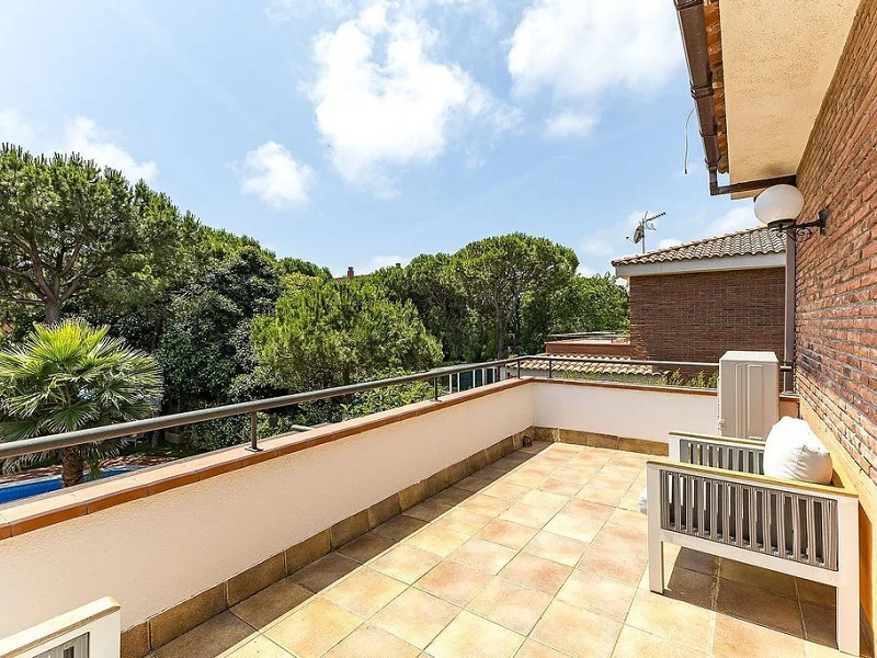 Эксклюзивный дом класса люкс с частным садом и бассейном в Гава-Мар, в 2 минутах от моря. Фото:  22