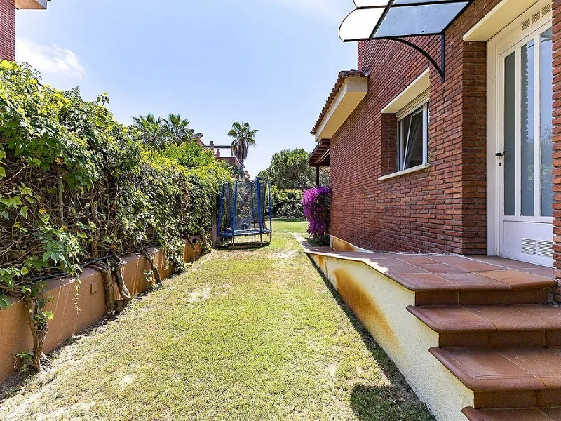 Эксклюзивный дом класса люкс с частным садом и бассейном в Гава-Мар, в 2 минутах от моря. Фото:  43