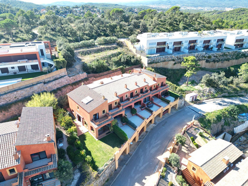 Смежный дом с видом на море в Бегуре, Коста-Брава. Фото:  1