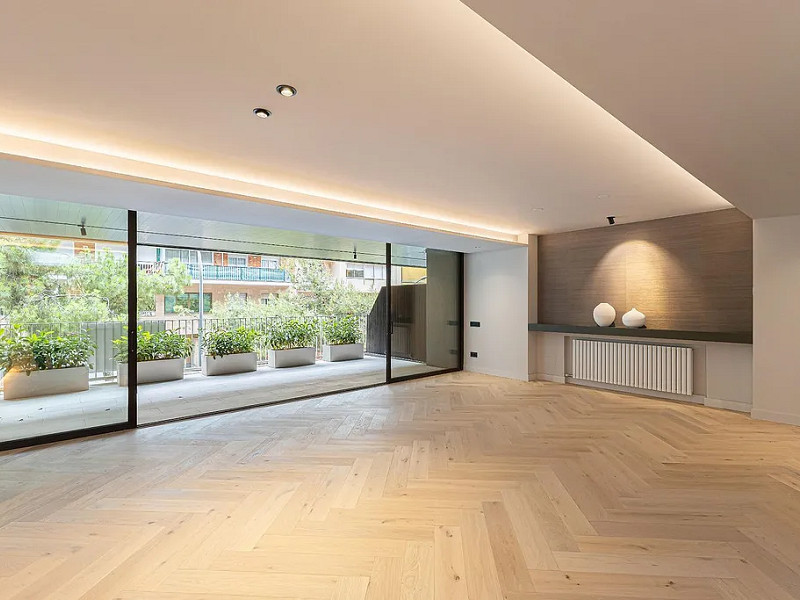 Роскошная отремонтированная резиденция с террасой в Туро Парк — Барселона. Фото:  4