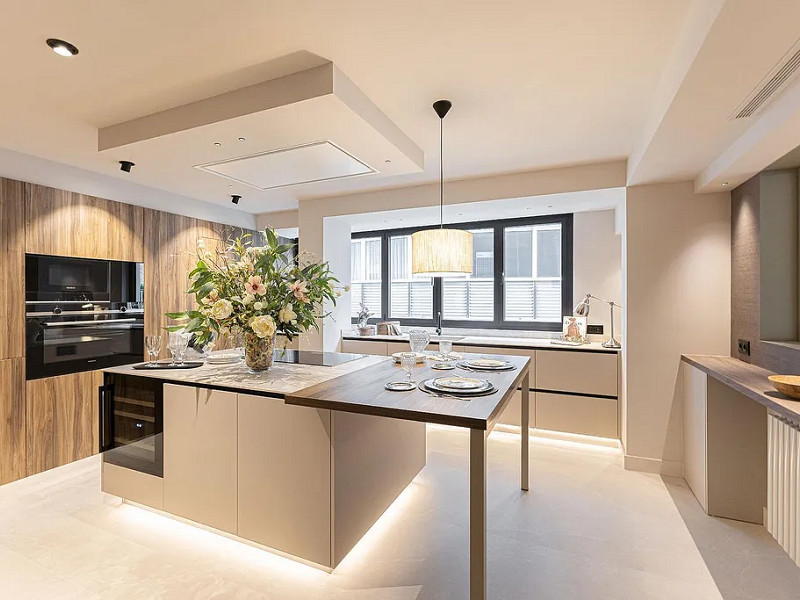 Роскошная отремонтированная резиденция с террасой в Туро Парк — Барселона. Фото:  9