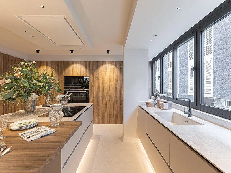 Роскошная отремонтированная резиденция с террасой в Туро Парк — Барселона. Фото:  10