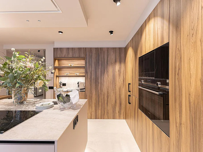 Роскошная отремонтированная резиденция с террасой в Туро Парк — Барселона. Фото:  12