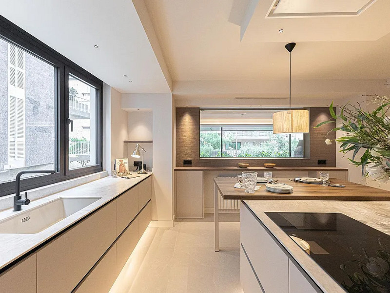 Роскошная отремонтированная резиденция с террасой в Туро Парк — Барселона. Фото:  20