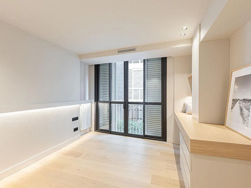 Роскошная отремонтированная резиденция с террасой в Туро Парк — Барселона. Фото:  27