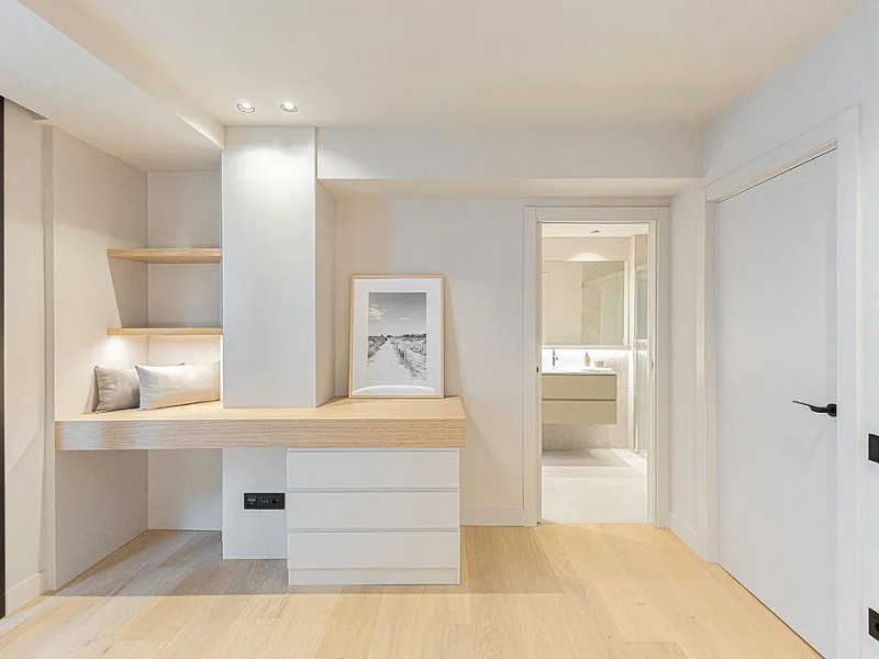 Роскошная отремонтированная резиденция с террасой в Туро Парк — Барселона. Фото:  29