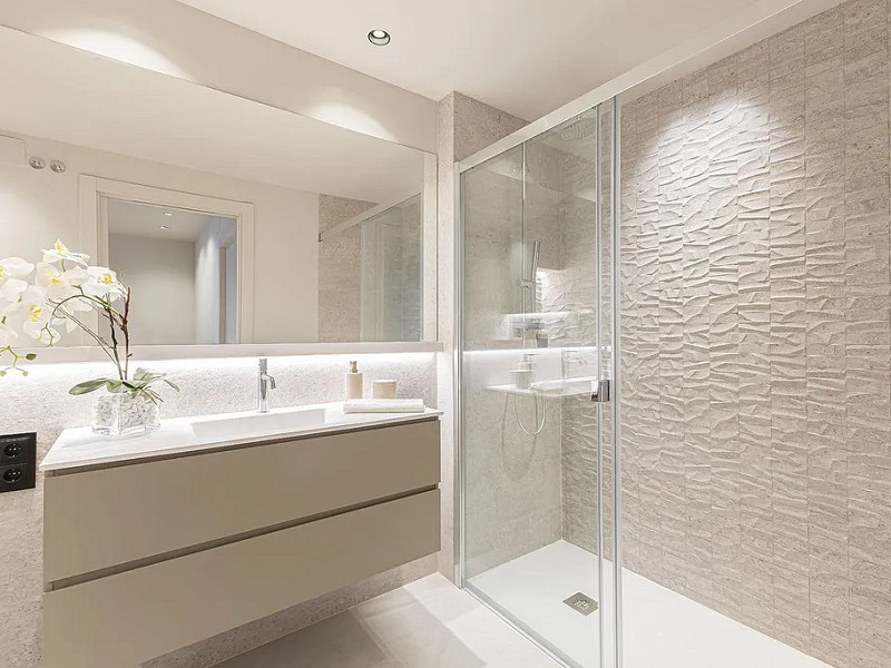 Роскошная отремонтированная резиденция с террасой в Туро Парк — Барселона. Фото:  31