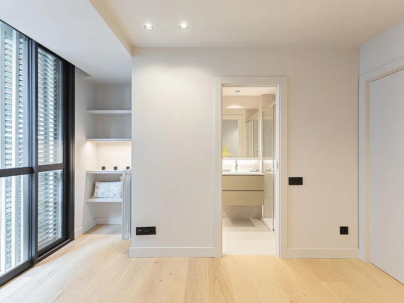 Роскошная отремонтированная резиденция с террасой в Туро Парк — Барселона. Фото:  34