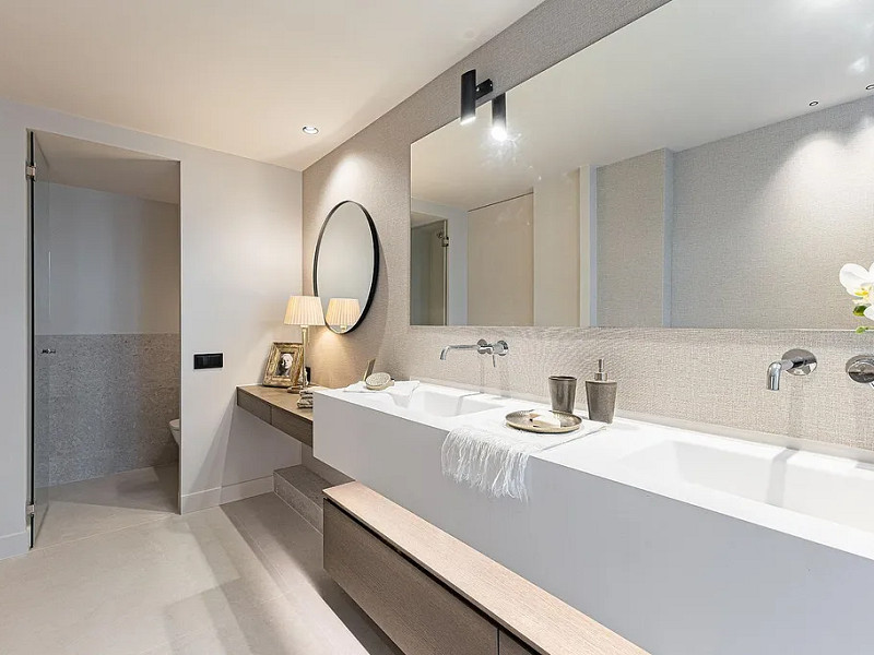 Роскошная отремонтированная резиденция с террасой в Туро Парк — Барселона. Фото:  41