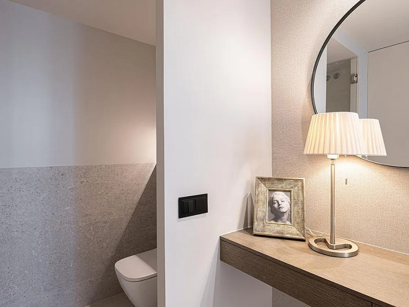 Роскошная отремонтированная резиденция с террасой в Туро Парк — Барселона. Фото:  43