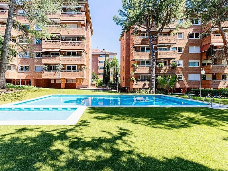 Квартира на первом этаже с общим бассейном в Педральбес — Барселона. Фото:  3