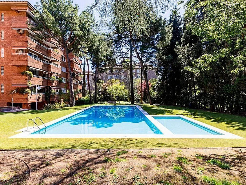 Квартира на первом этаже с общим бассейном в Педральбес — Барселона. Фото:  4