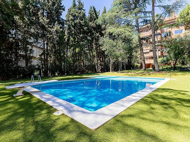 Квартира на первом этаже с общим бассейном в Педральбес — Барселона. Фото:  5