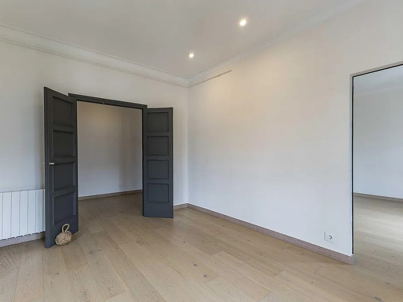 Светлая cемейная квартира в сердце района Саррия — Барселона. Фото:  7