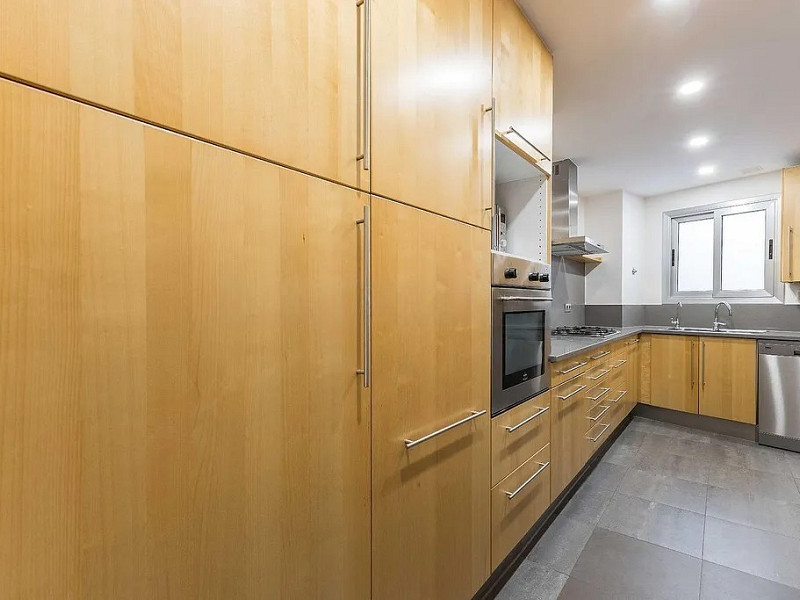 Светлая cемейная квартира в сердце района Саррия — Барселона. Фото:  26