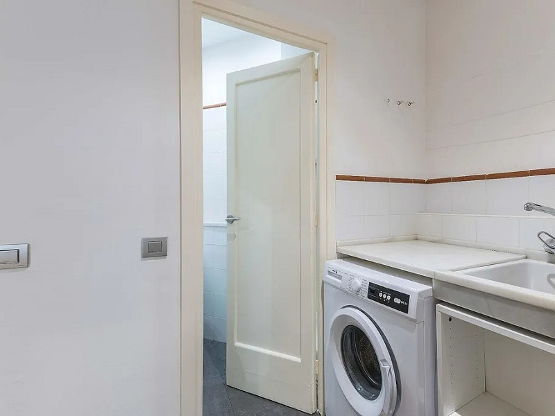 Светлая cемейная квартира в сердце района Саррия — Барселона. Фото:  29