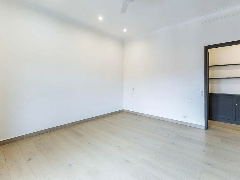 Светлая cемейная квартира в сердце района Саррия — Барселона. Фото:  40