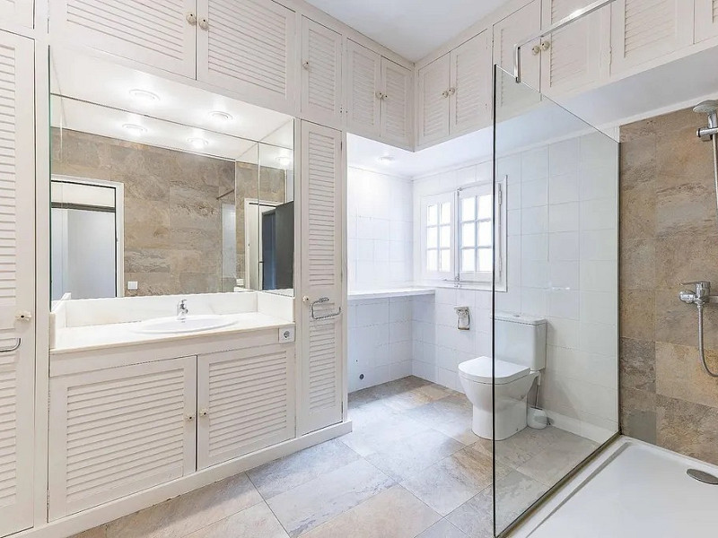 Светлая cемейная квартира в сердце района Саррия — Барселона. Фото:  43