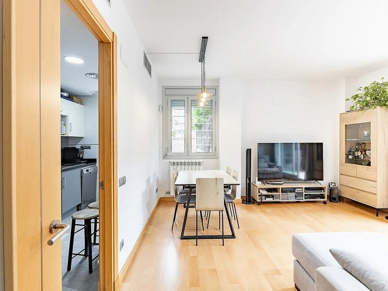 Уютная квартира с частной террасой и бассейном в районе Кан Матас. Фото:  7